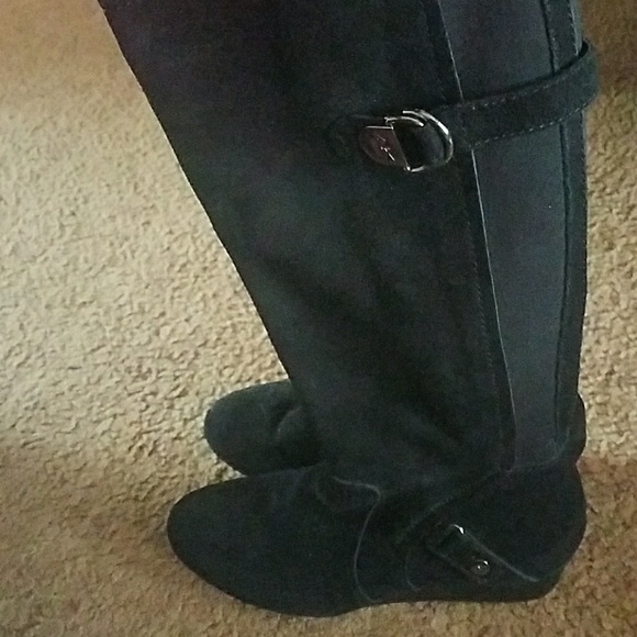 Boots - Picture 2 of 5